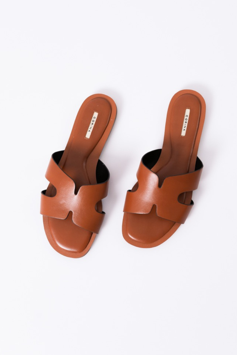 Sandalia Plana Camel - CORINA