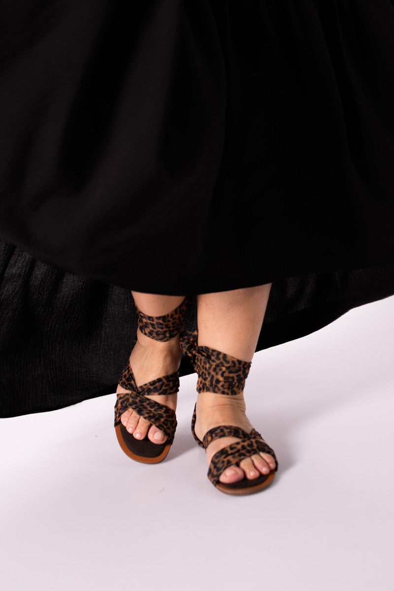 Sandalia Plana con tiras de Leopardo - CORINA