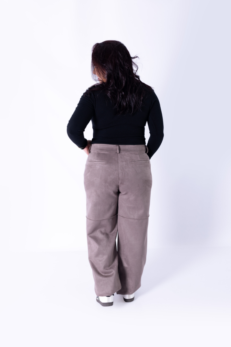 Calça Camurça Taupe - RUGA