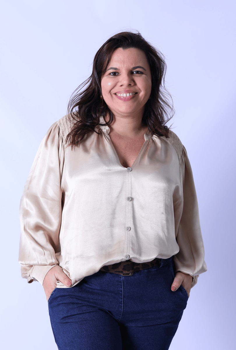 Camisa Zaya Acetinada Dourada