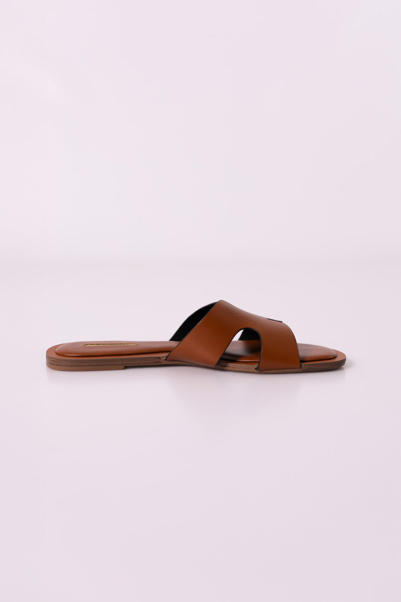 Sandália Rasa Camel - CORINA