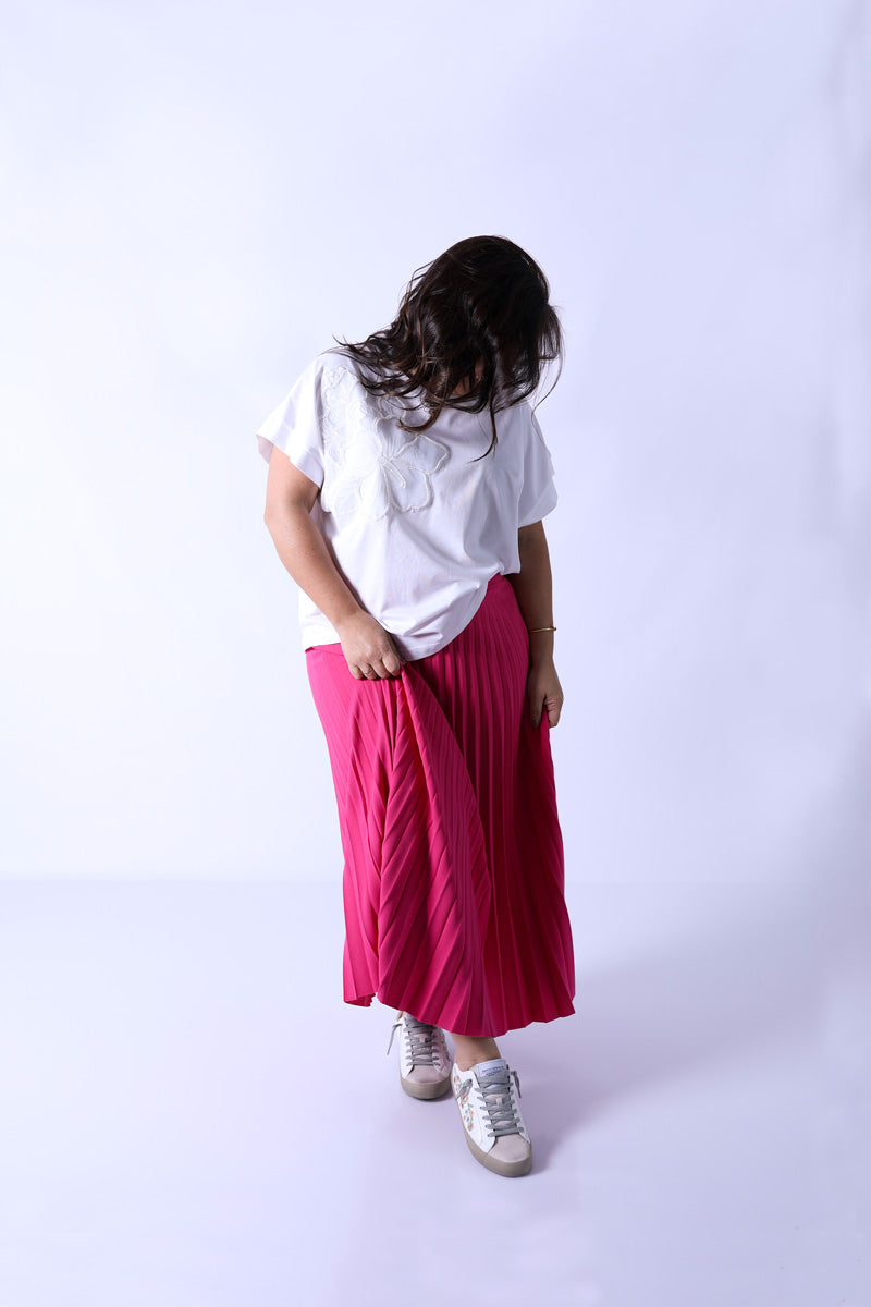 Camiseta Flor Bordada Blanca