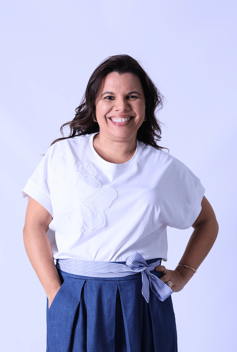 T-Shirt Flor Bordada Branca