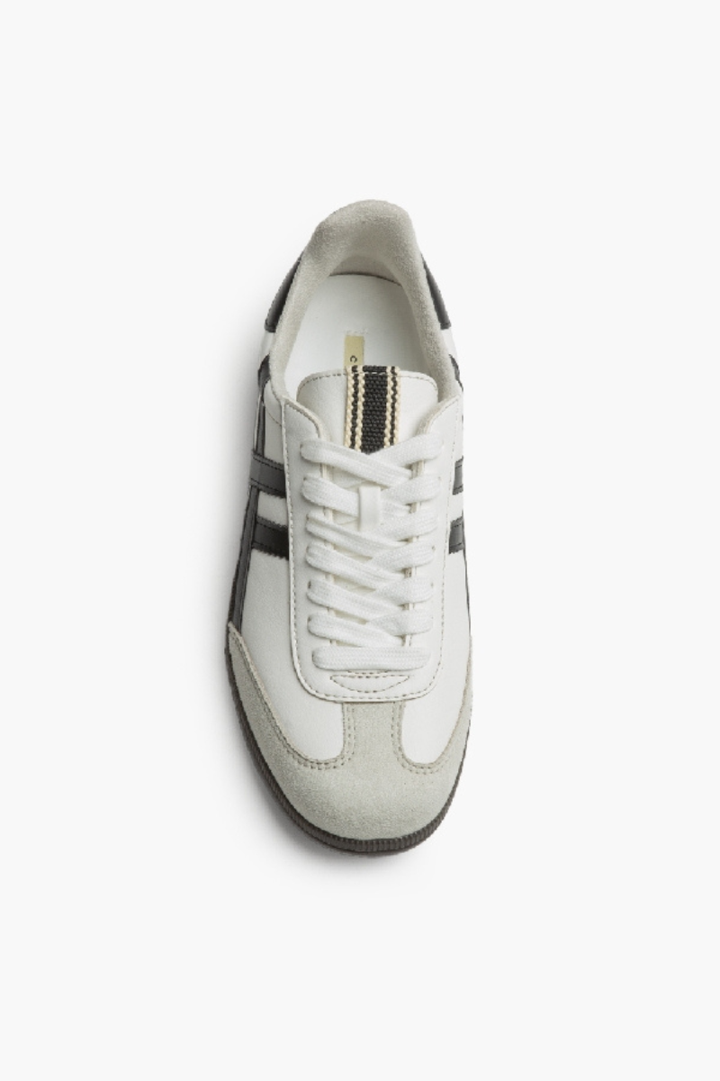 Zapatillas Retro Negro & Blanco - CORINA